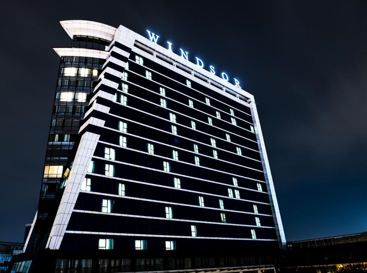 Windsor Hotel & Convention Center Istambul Exterior foto Windsor Hotel