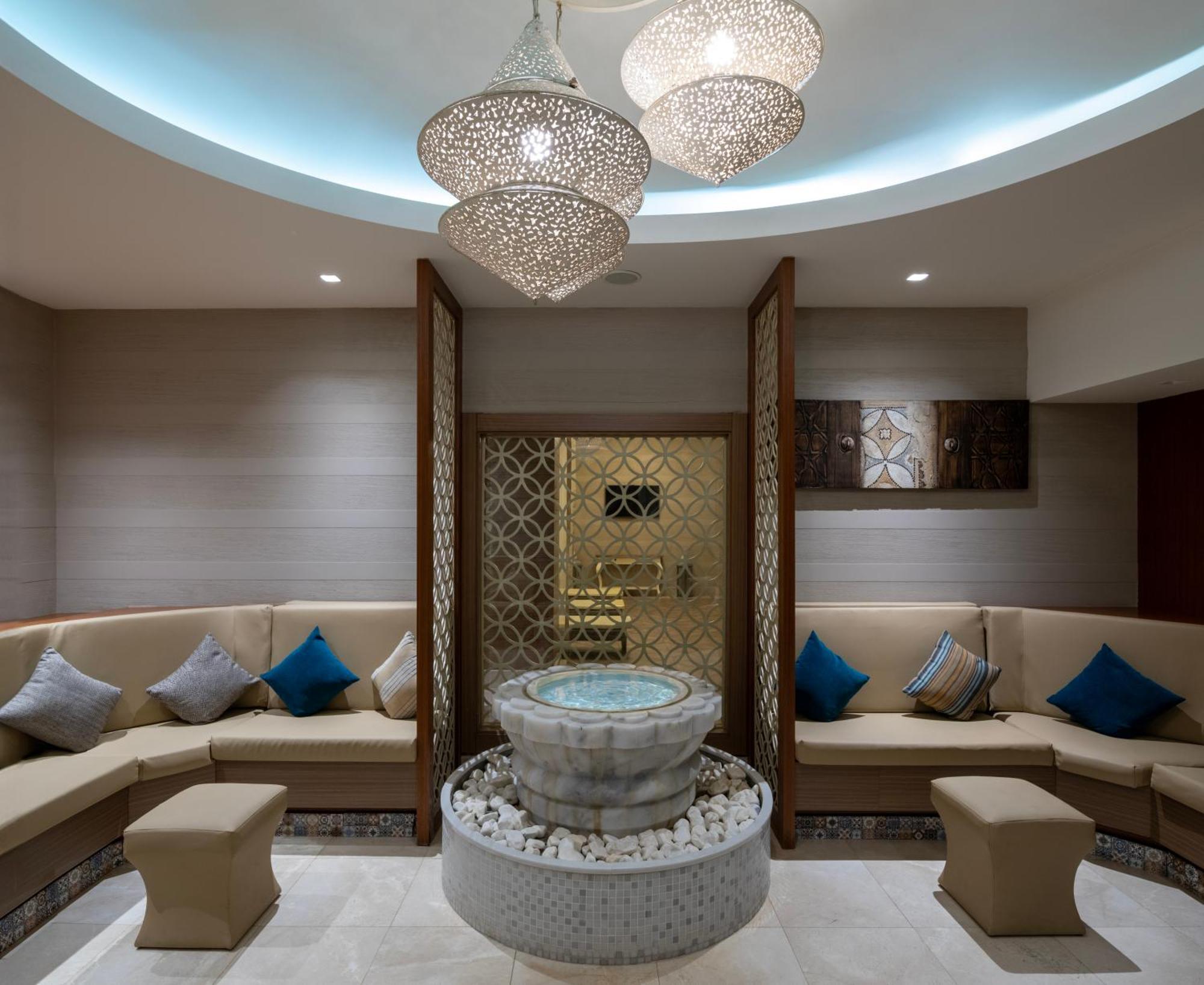 Windsor Hotel & Convention Center Istambul Exterior foto The private lounge at the airport