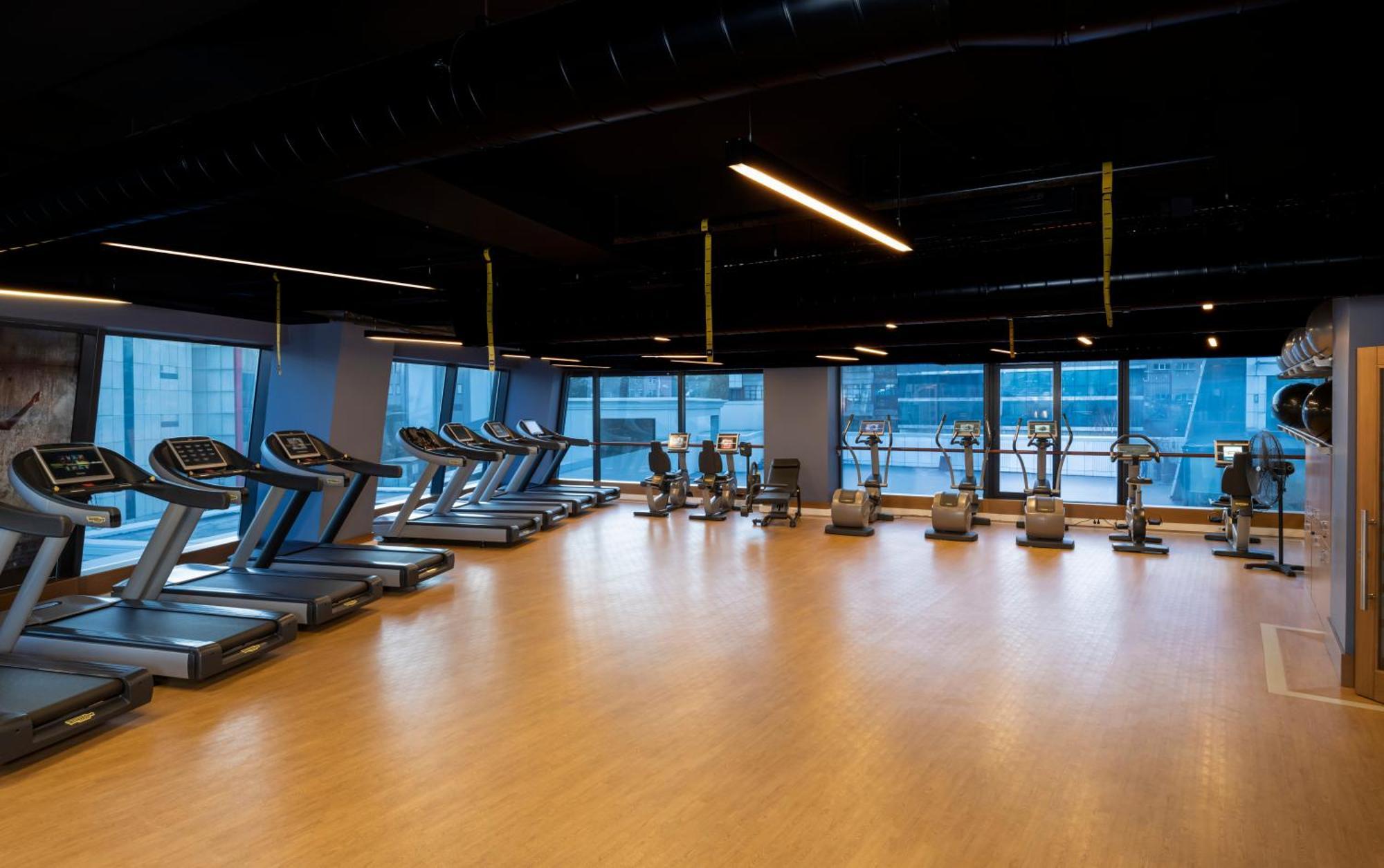 Windsor Hotel & Convention Center Istambul Exterior foto The gym at the 1018 building