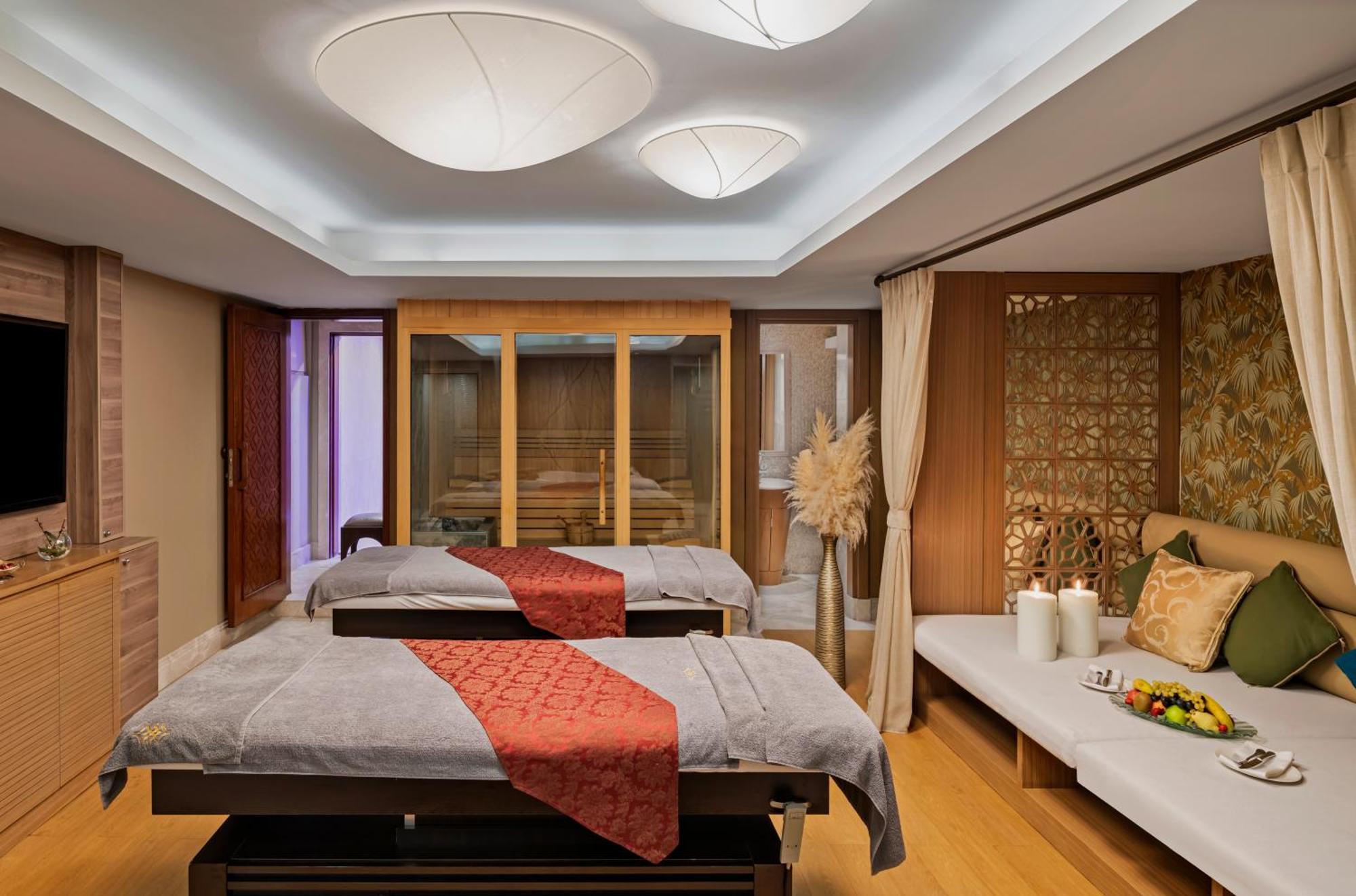 Windsor Hotel & Convention Center Istambul Exterior foto A treatment room at a spa
