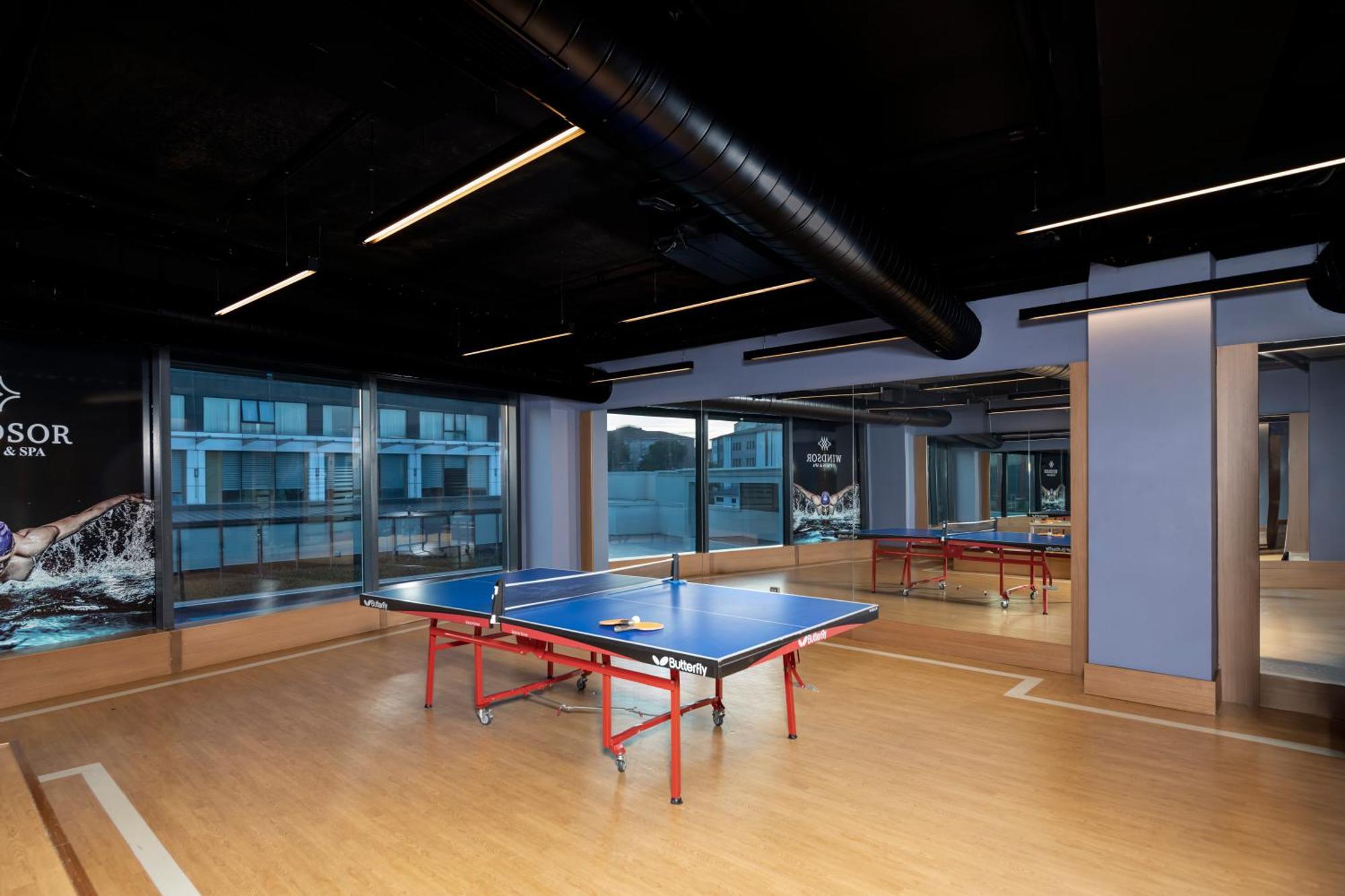 Windsor Hotel & Convention Center Istambul Exterior foto Table tennis room