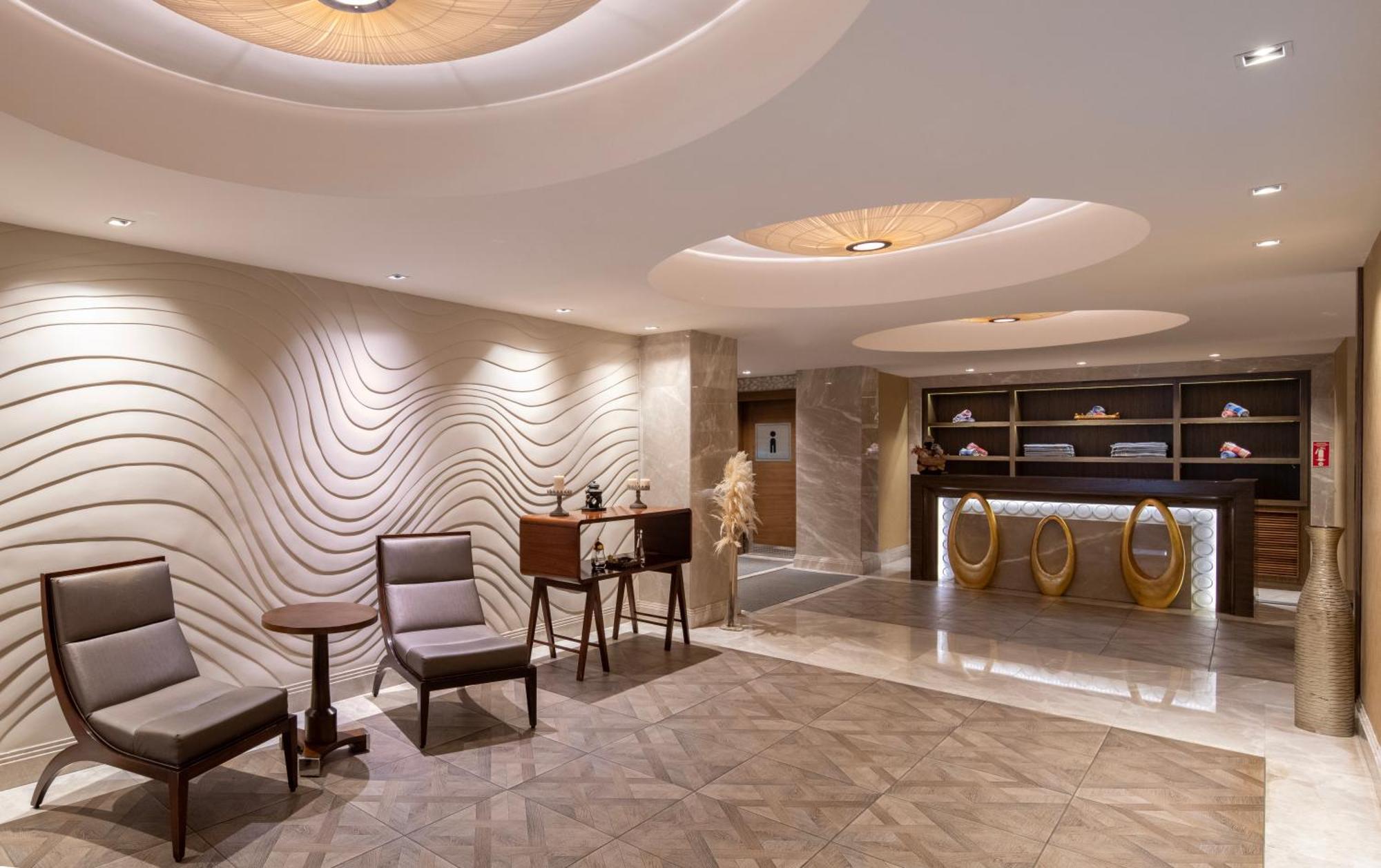 Windsor Hotel & Convention Center Istambul Exterior foto The lounge at the airport