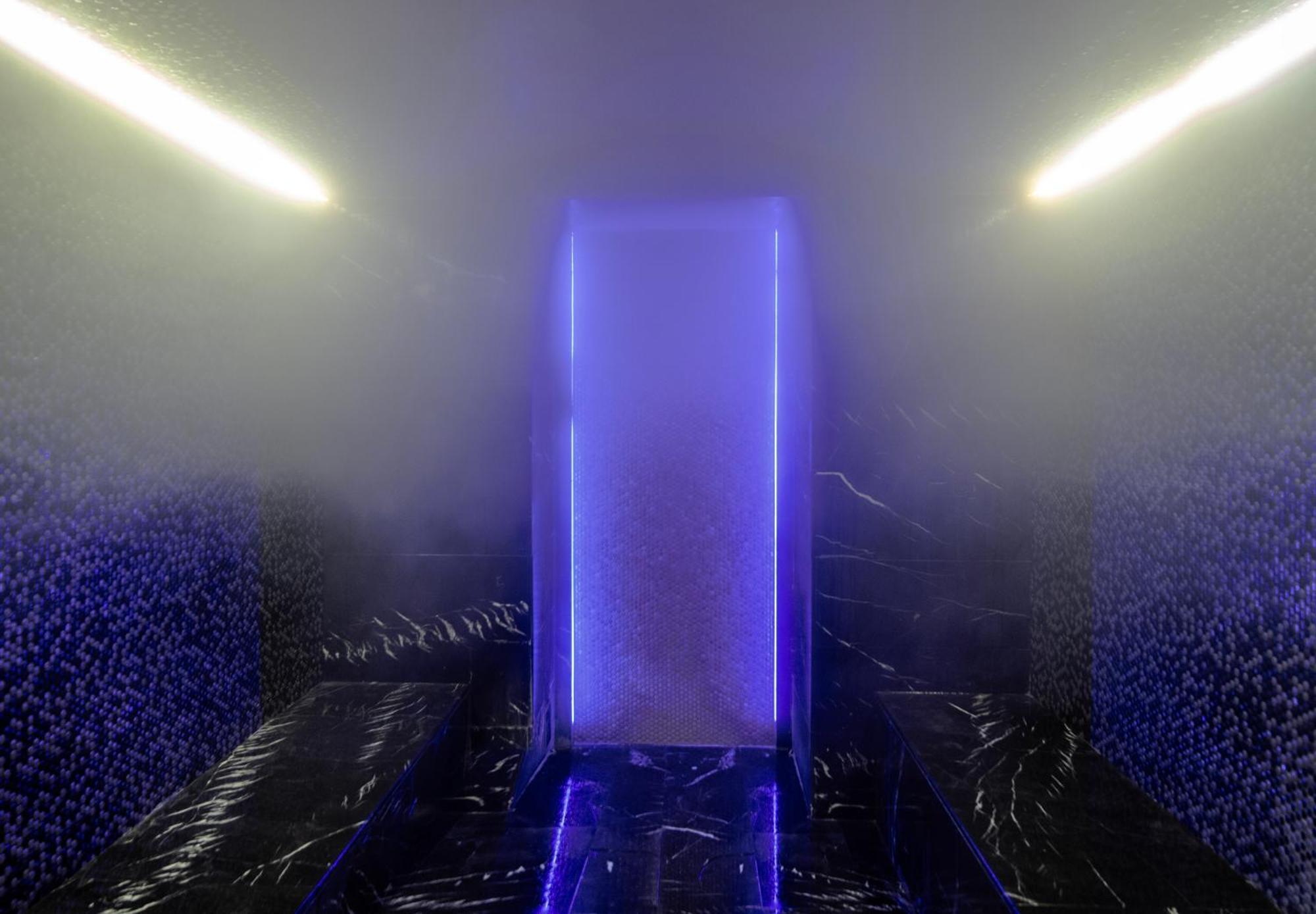 Windsor Hotel & Convention Center Istambul Exterior foto The laser harp