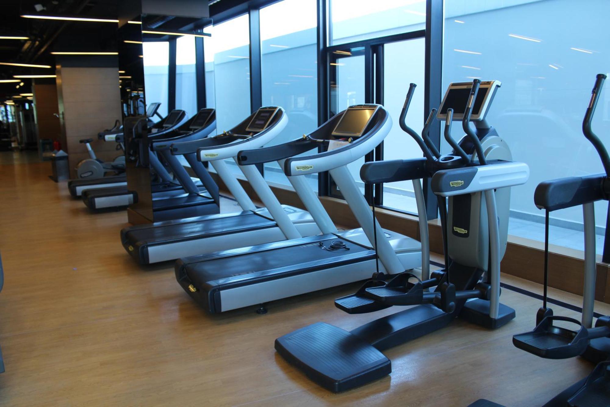 Windsor Hotel & Convention Center Istambul Exterior foto Treadmills and ellipticals