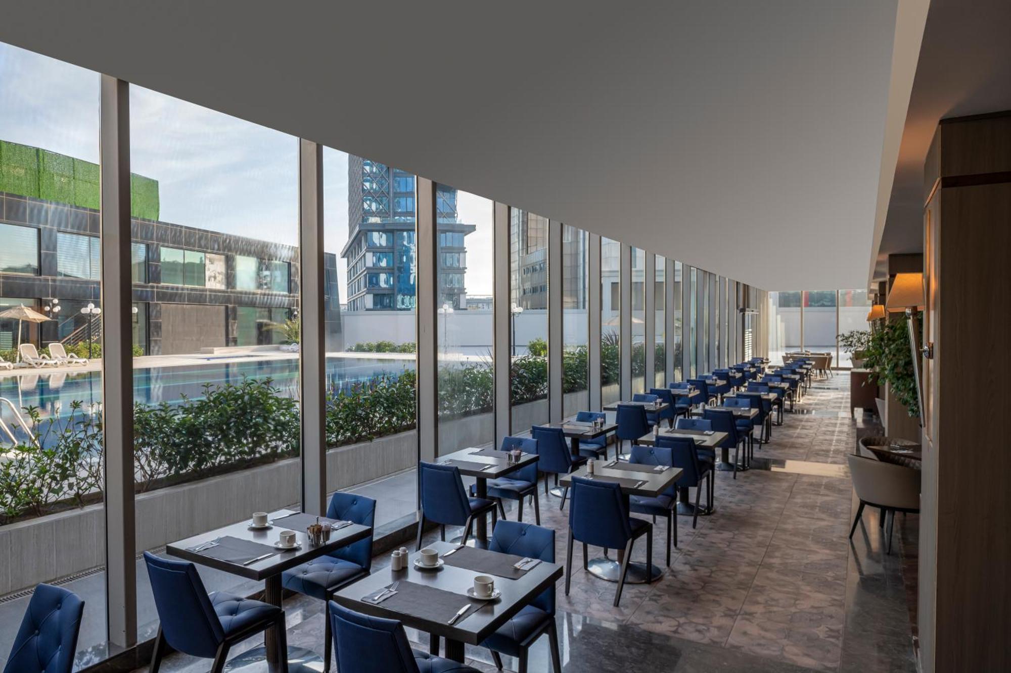 Windsor Hotel & Convention Center Istambul Exterior foto The restaurant