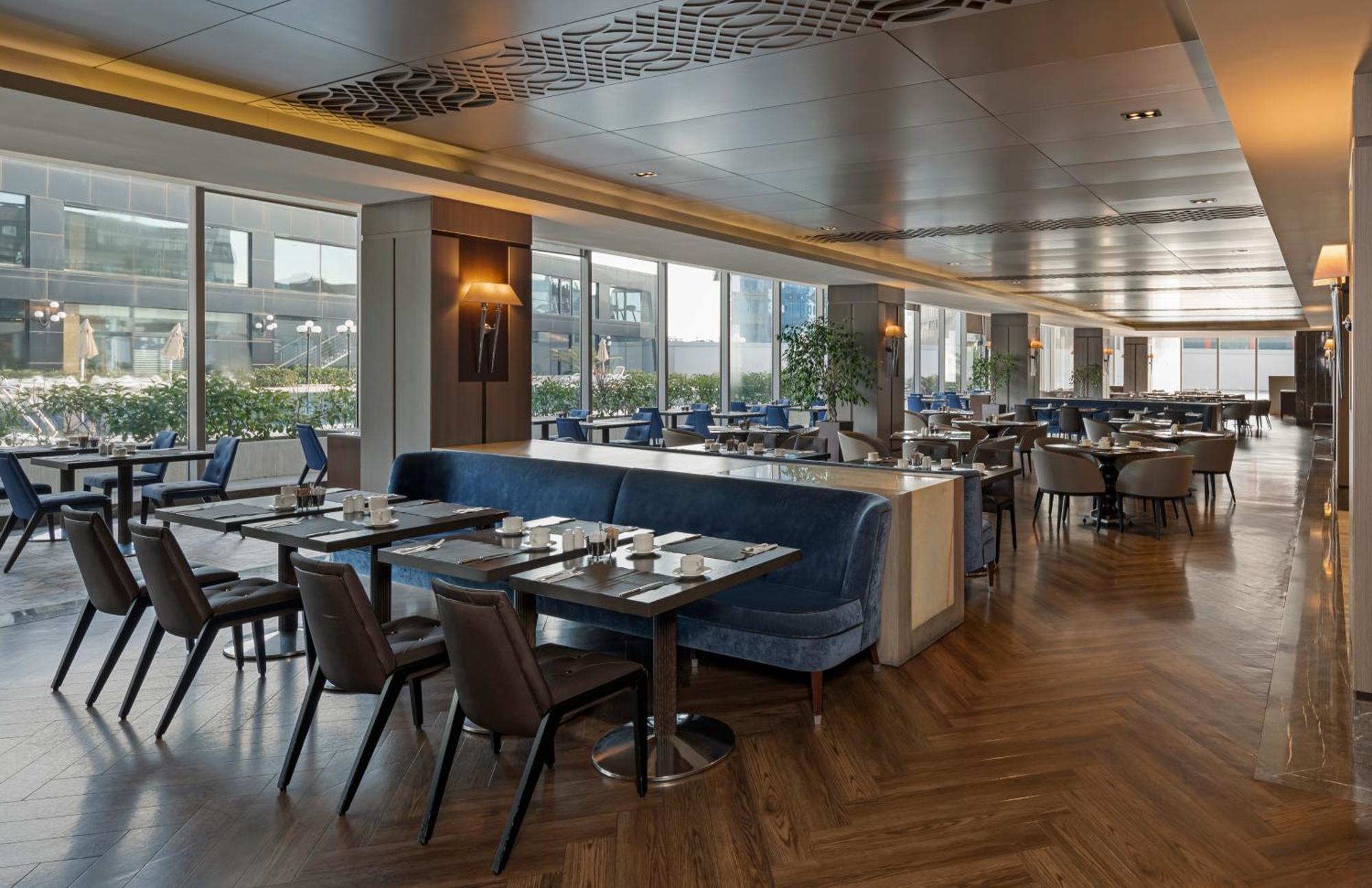 Windsor Hotel & Convention Center Istambul Exterior foto The restaurant